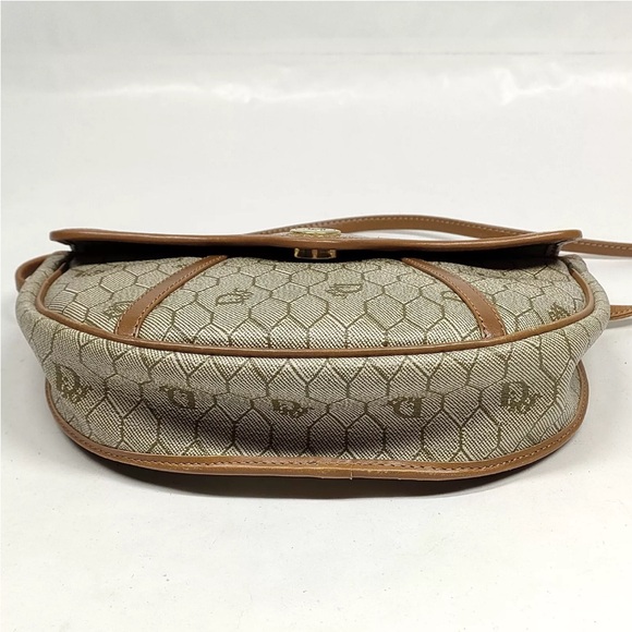Christian Dior Beige Homeycomb Crossbody/ Shoulder Bag - Picture 6 of 10